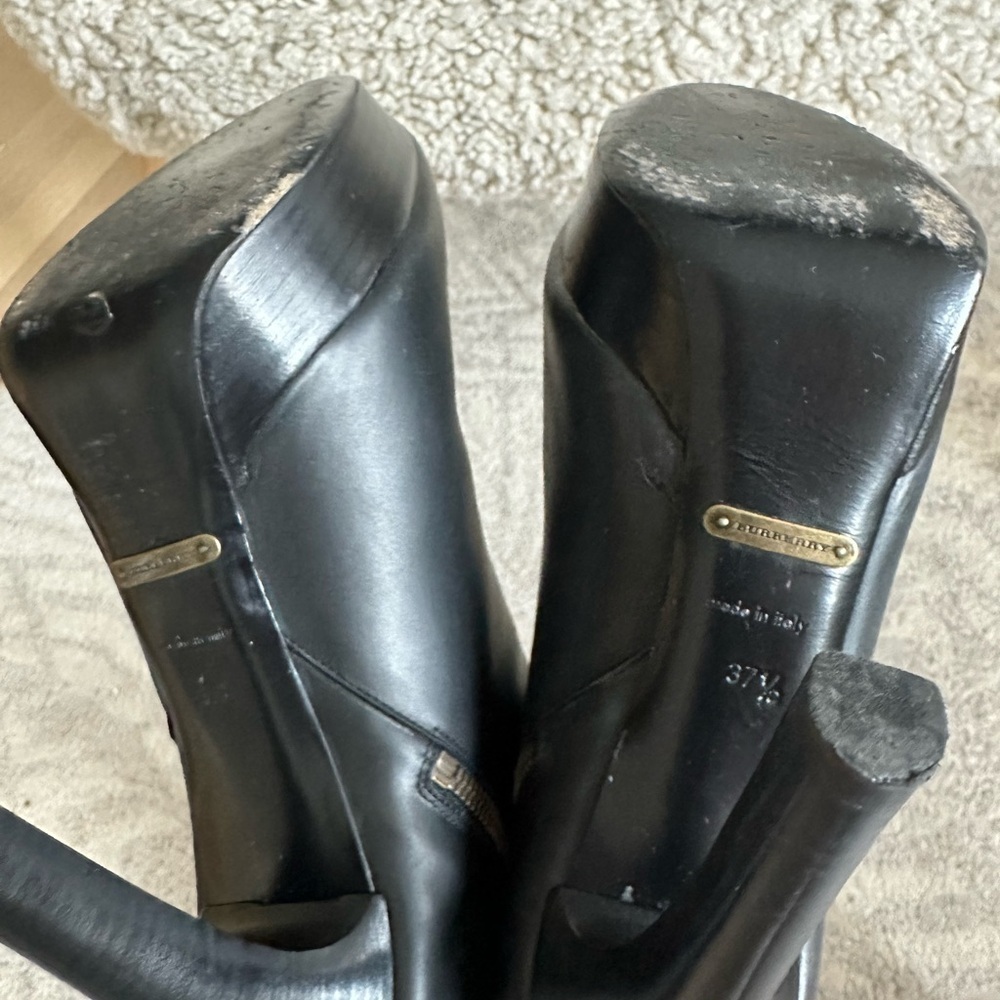 Burberry black leather platform / high heel boots Size 37.5 - Picture 8 of 15